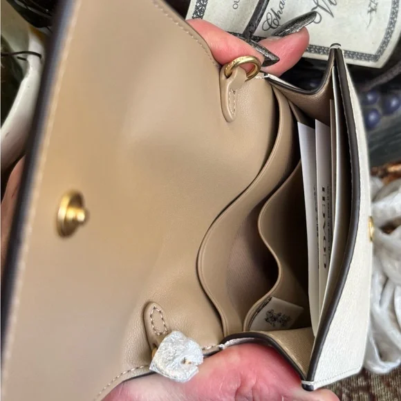 Authentic COACH Hearts studs Leather flap snap wallet on chain - Picture 9 of 15